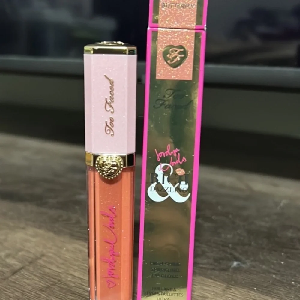 💘🌙HP! Too Faced x Jordan Woods Social Butterfly Dazzling Gloss